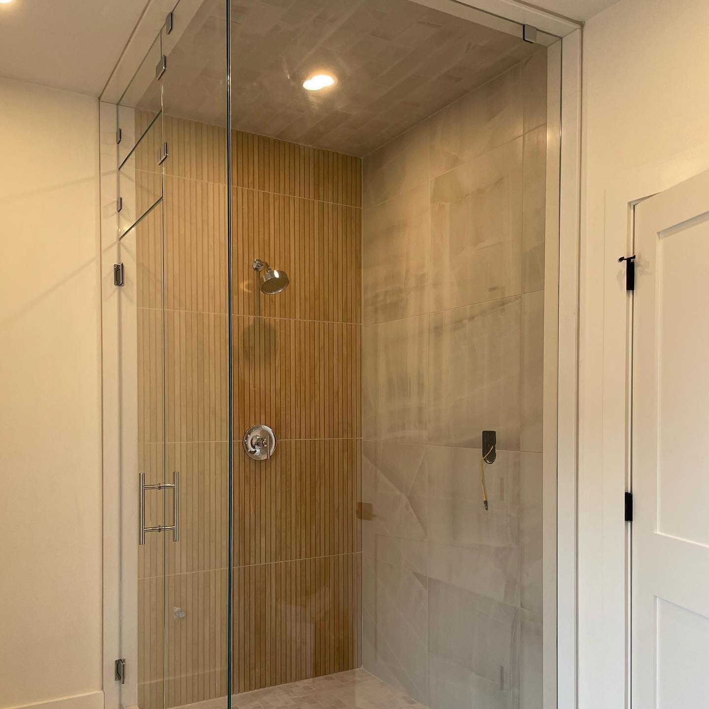 Ending the week on a high note with these big boys. #steam enclosure #neo-angle #showerdoor