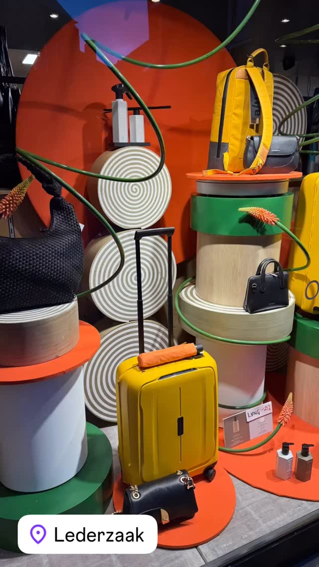 Als je op zoek bent naar een stijlvol en praktisch Moederdagcadeau, is Lederzaak.nl een uitstekende keuze. Wij bieden een uitgebreid assortiment aan leren tassen, koffers, reistassen en zelfs parfum. Met merken zoals Arcadia en Gianni Conti vind je er gegarandeerd een passend cadeau. Bovendien bezorgen wij gratis grotere artikelen, zoals koffers, thuis .
#parfum #bags #travel #cadeau
#harderwijk
#heerlijkharderwijk
#harderwijksezaken
#zeewolde
#ermelo
#putten
#nunspeet