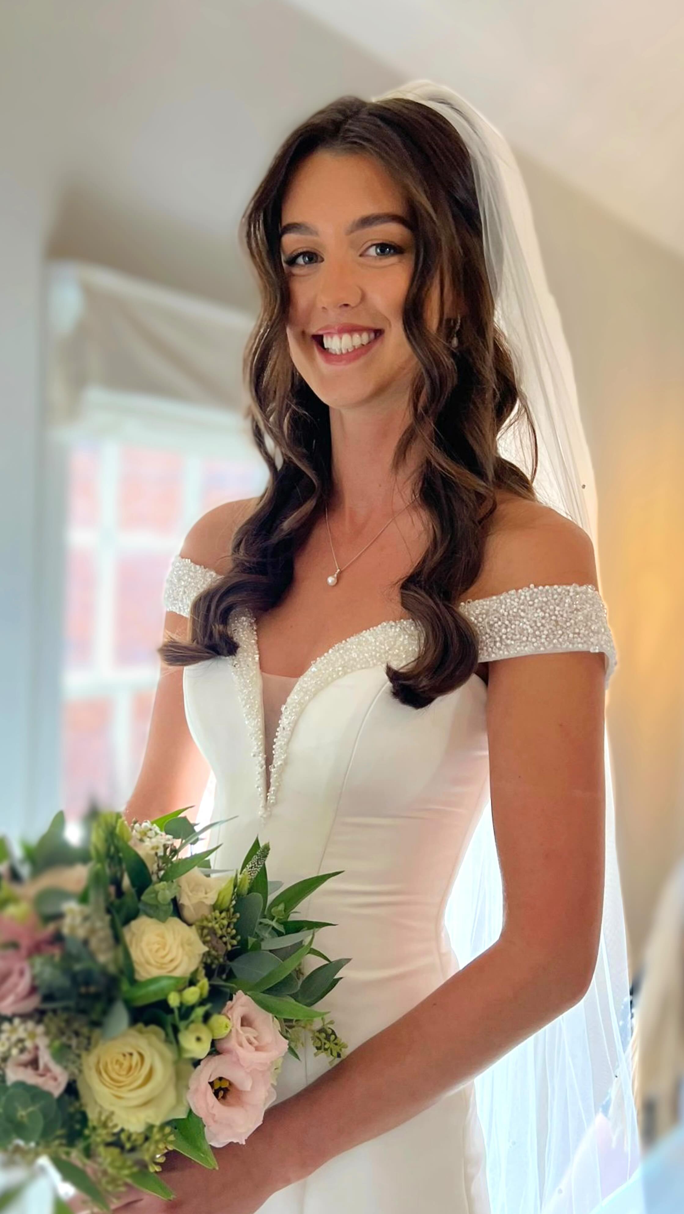 Dreamy moments whilst getting dressed ??
Thank you so much for having us Jenny! You were incredible and looked utterly divine ??
#bridalmakeup #bridalhair #capesthornehall #cheshire #cheshirewedding