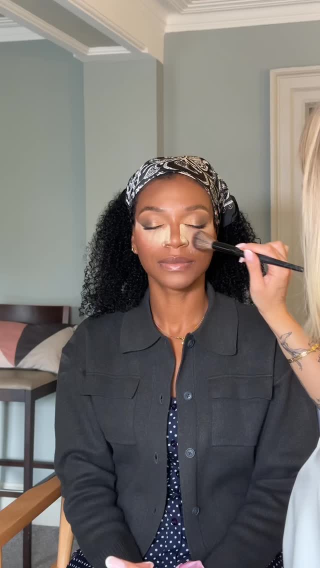 Soft glam for @ieshamullah ✨
@makeupbymario master mattes eyeshadow
@tatti_lashes everyday wisps
@milanicosmeticsuk 2in1 foundation
@hourglasscosmetics vanish concealer
@lauramercier setting powder
@hourglasscosmetics ambient lighting powders
@benefitcosmeticsuk hoola toasted bronzer
@morphebrushes trendsetter lipliner
@charlottetilbury glowing jen lipstick
#makeupartist #cheshiremakeupartist