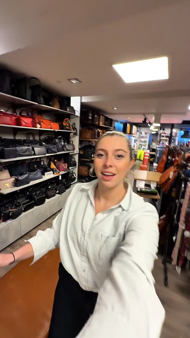 the perfect autumn bag ?? dit is écht de meest prachtige tas in onze winkel (alhoewel dat vind ik?). #lederzaak #tassen #bags #polène #harderwijk #ermelo