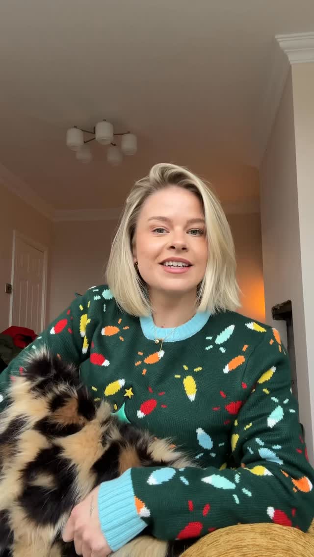 Happy 1st December!!! ❄️
Its officially Christmas season, which means all the festivities ? and also means I’ve only two weddings left this year!! How on EARTH have I done 98 weddings ? What a year!!!
So excited for my Christmassy brides ??♀️ I’m not sure why, but it feels extra wholesome christmas vibes this year ???
My very own wreath on my very own front door, yay! ???
@georgeinthejungle_macc
#cheshire