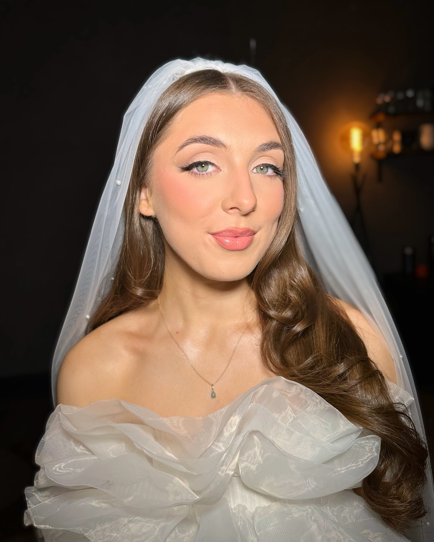 Cheers to the brides who make glam look effortless. ?
Creating the perfect look for the bride who wants to feel both glamorous and authentic on her wedding day. It’s all about enhancing her natural beauty while adding that extra sparkle—because when you’re walking down the aisle, you should feel like the best version of yourself. Soft glam, fluttery lashes, and flawless hair to make every moment feel magical. ?
#glambride #glambridalmakeup #bridalmakeup #bridalmakeupartist #cheshire #cheshiremakeupartist #knutsford #alderleyedge #prestbury #macclesfield #wilmslow