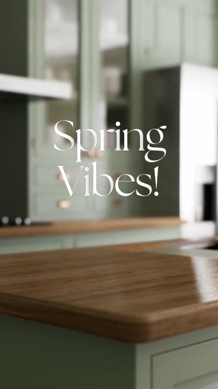 Spring is here! ✨? These green cabinets bring the perfect pop of color and elegance to any kitchen. Ready to refresh your space?
#SpringVibes #GreenWithEnvy #KitchenGoals #lmgkitchenbath