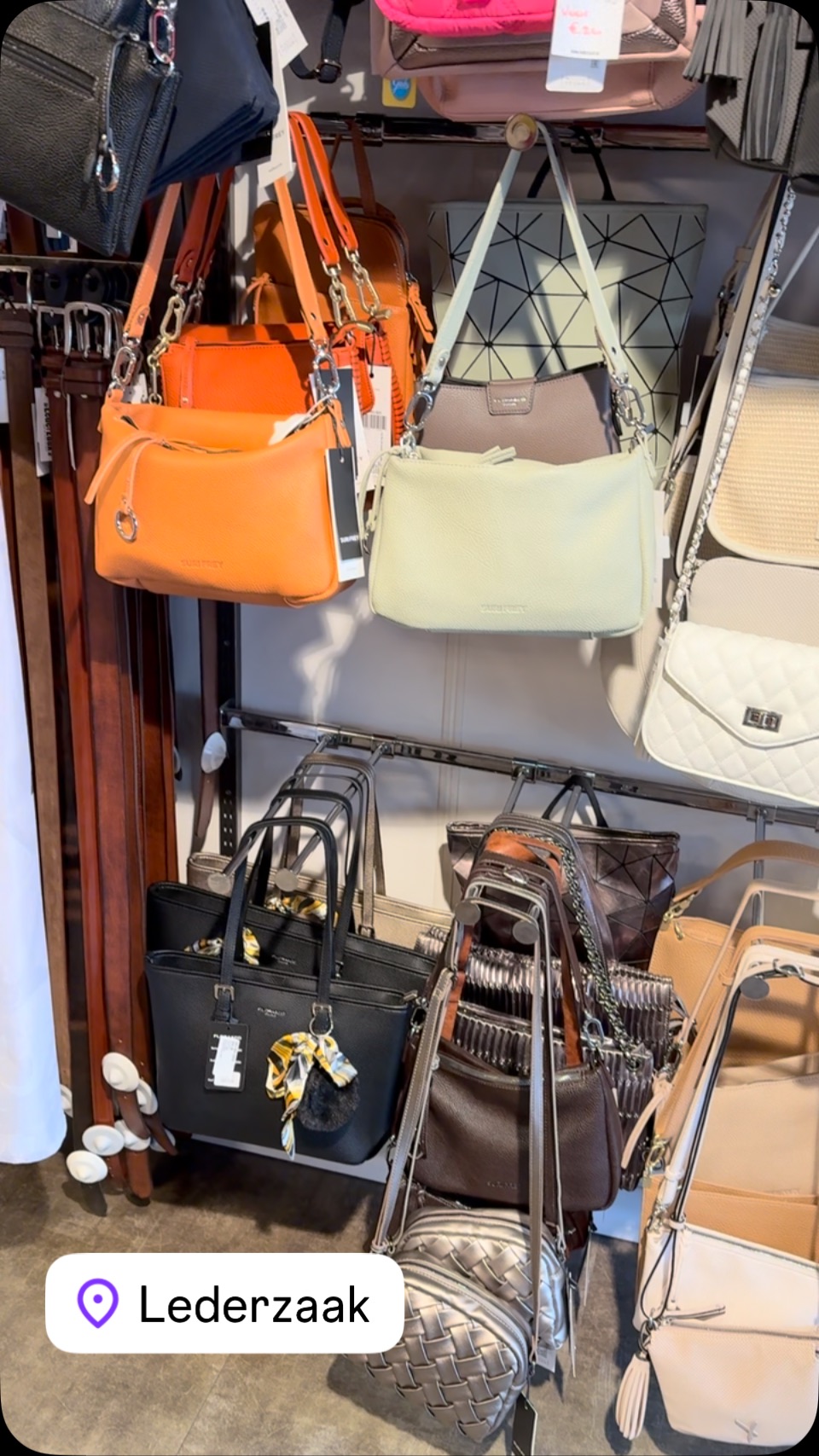 Zonnetje schijnt ☀️en wij hebben nog leuke zomerse tassen ?.
Wanneer zien wij jou?
#summervibes☀️ #bags #harderwijk #harderwijksezaken #heerlijkharderwijk
#ermelo
#nunspeet
#putten
#zeewolde
#biddinghuizen
#nijkerk
#lelystad