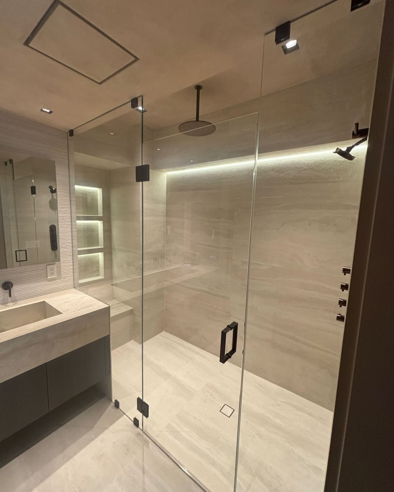 A beautiful install today done by Mark and Lucas. Stunning finish for this bathroom reno.