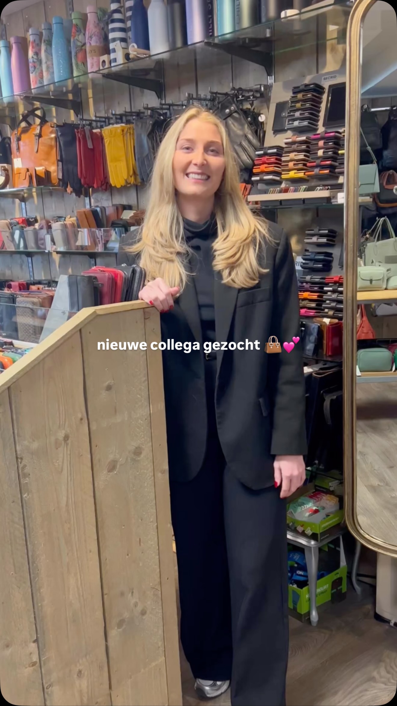 Wij zoeken een nieuwe verkoopmedewerker! Aantal uren- en dagen in overleg! ?? Het zou ontzettend fijn zijn als je dit bericht wilt delen, zo vinden wij hopelijk snel een enthousiasteling.
p.s. geen must, maar het zou ook leuk zijn als je iets voor ons zou kunnen beteken op het gebied van sociale media en/of marketing. Je hoeft hier geen ervaring in te hebben!
Groet,
Team Lederzaak
#harderwijk #ermelo #elspeet #heerlijkharderwijk #vacatures