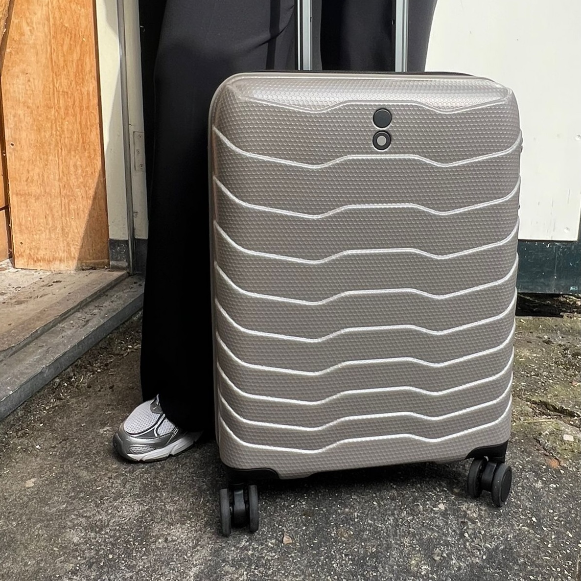 Het zonnetje begint hier heerlijk te schijnen! Hebben jullie al verder vakantieplannen gemaakt? Mocht je nog op zoek zijn naar een koffer of reistas, goed nieuws: dit is het moment om er eentje aan te schaffen! Wij hebben hele leuke nieuwe kleuren en merken binnen!
#lederzaak #koffers #reizen